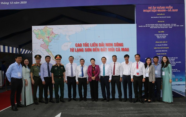 Phó Thủ tướng Trần Hồng Hà dự lễ khánh thành tuyến chính dự án thành phần đoạn Cần Thơ - Hậu Giang