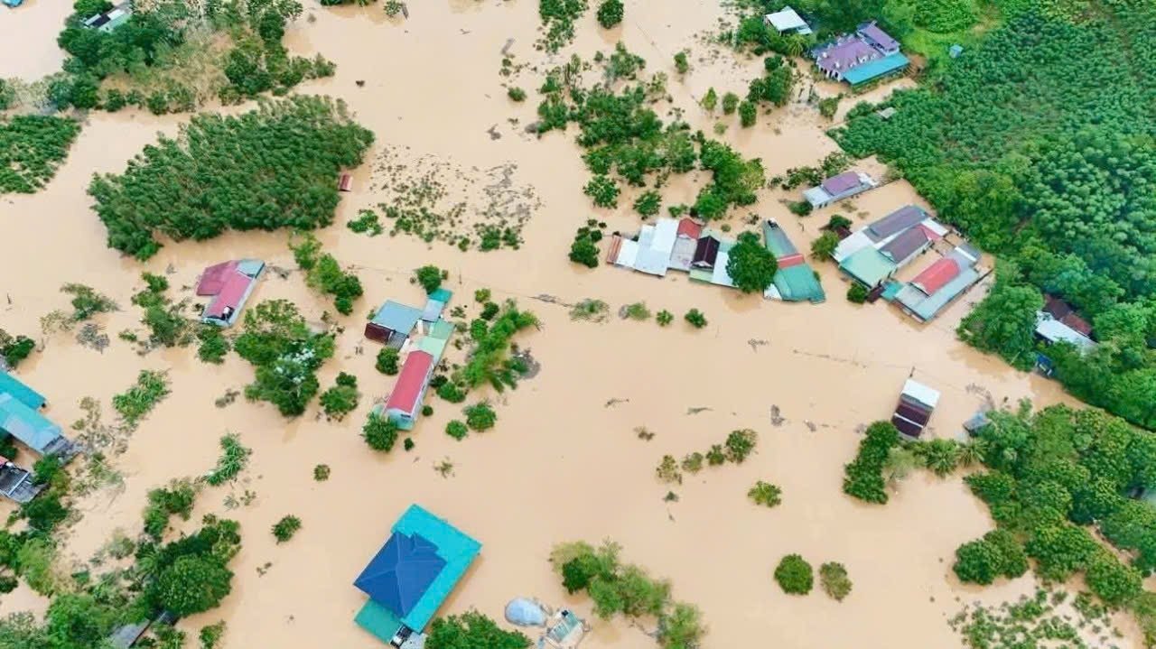 cơn bão số 10 năm 2025