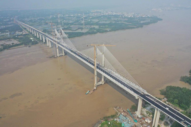 thông xe cao tốc bến lức long thành