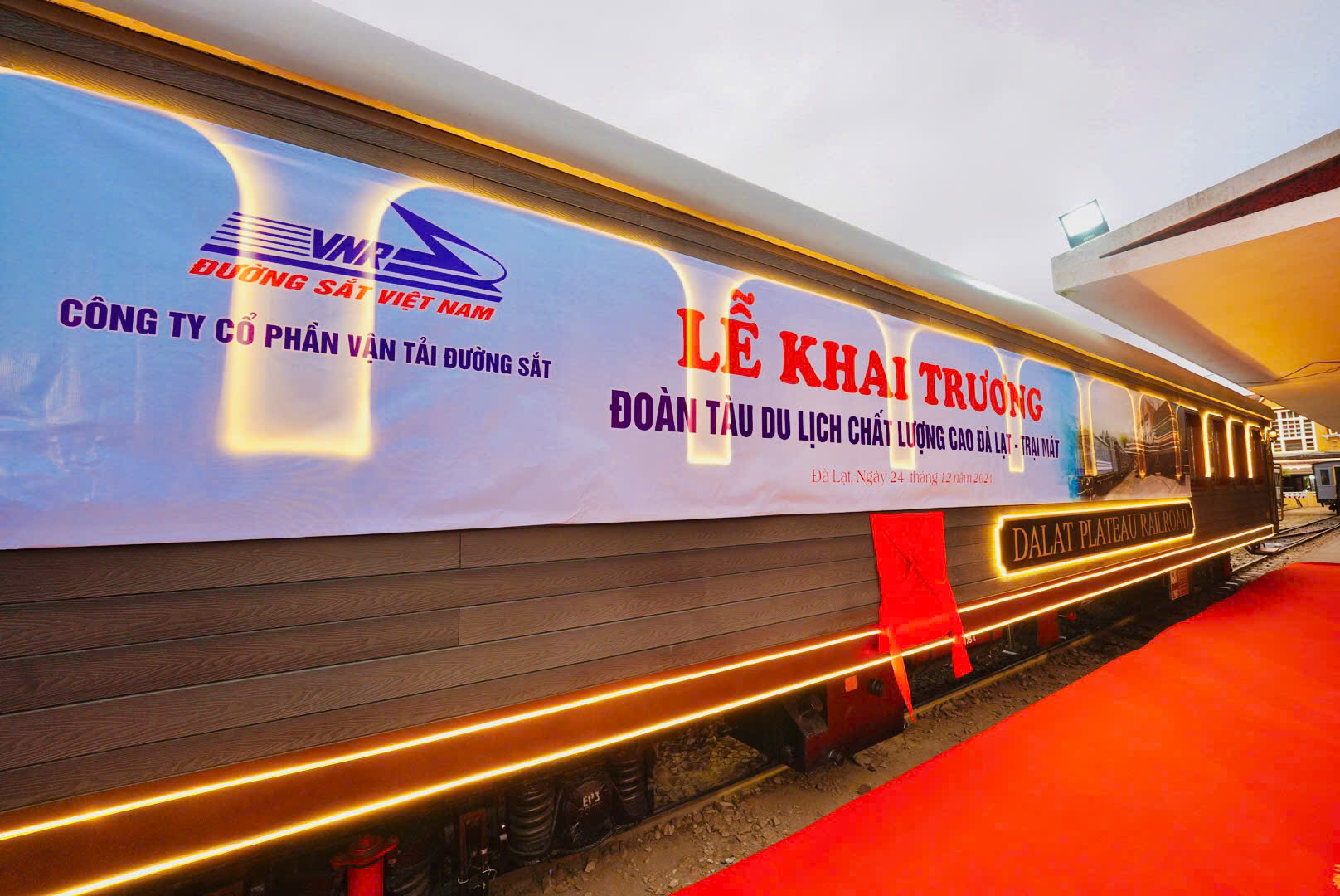 tau-la-reine-ga-da-lat-trai-mat (11) tàu La Reine Đà lạt