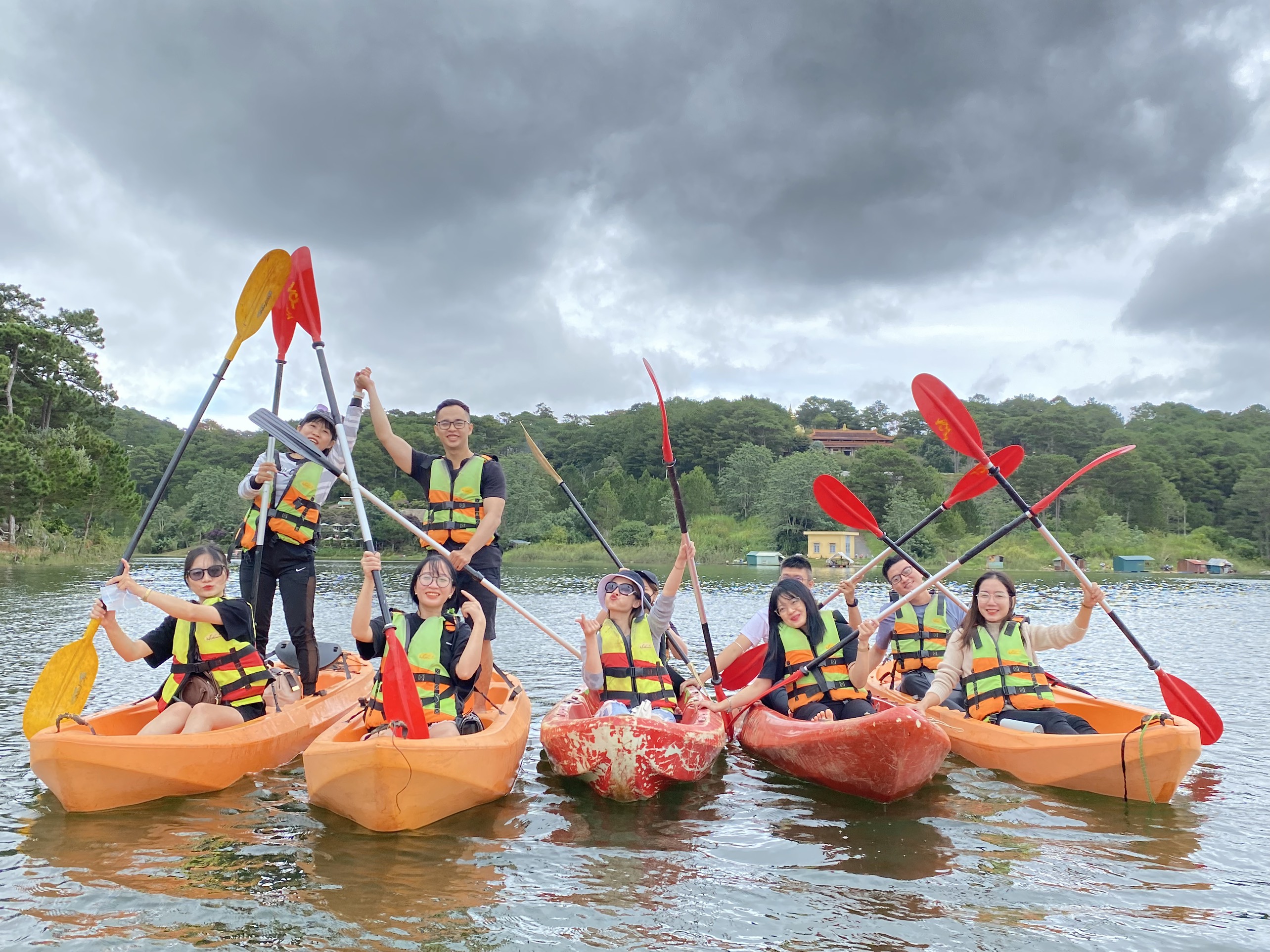 tour chèo kayak hồ tuyền lâm