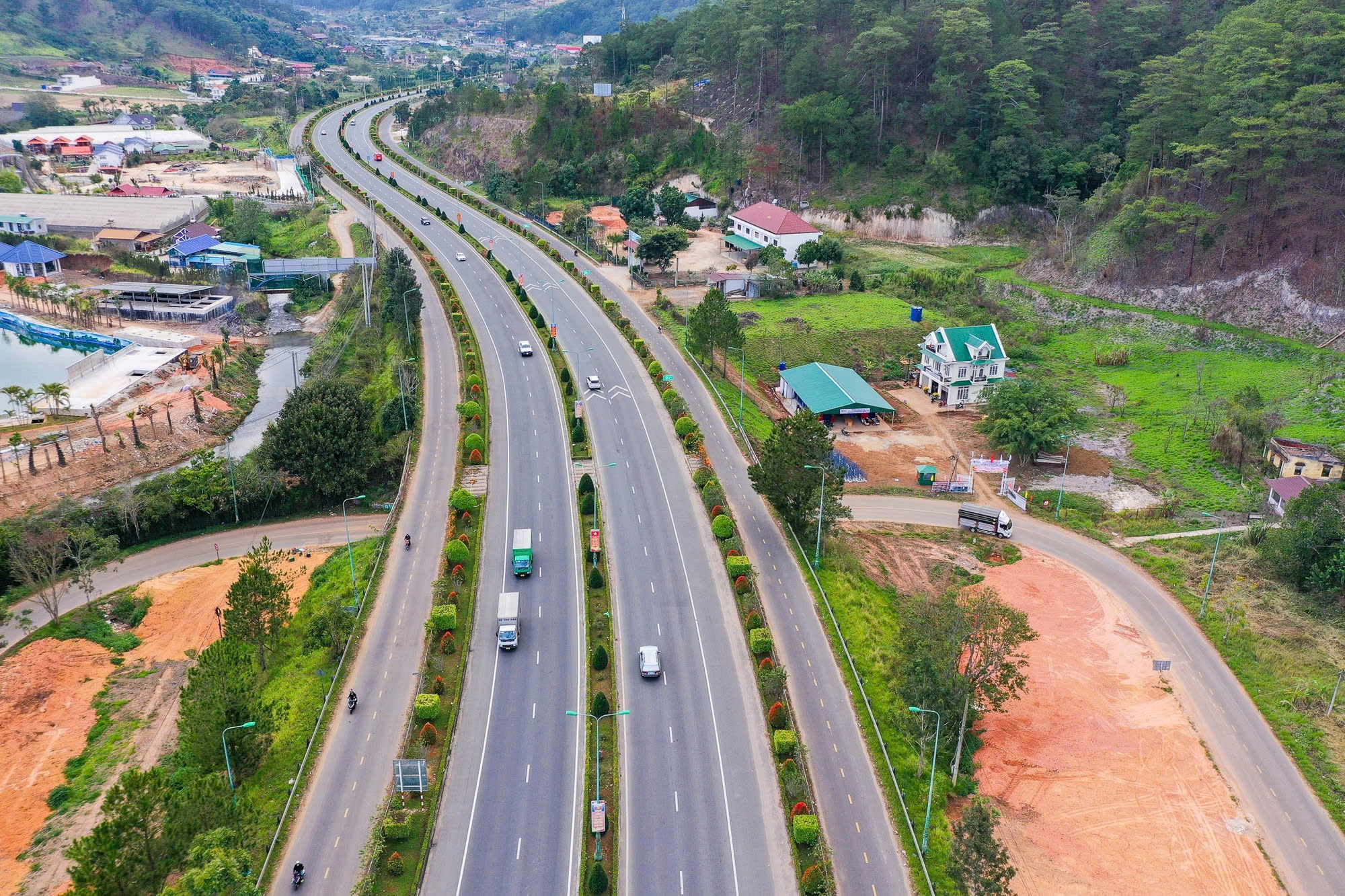 Thời gian di chuyển từ TPHCM đi Đà Lạt sắp được rút ngắn còn 3,5 – 4 tiếng